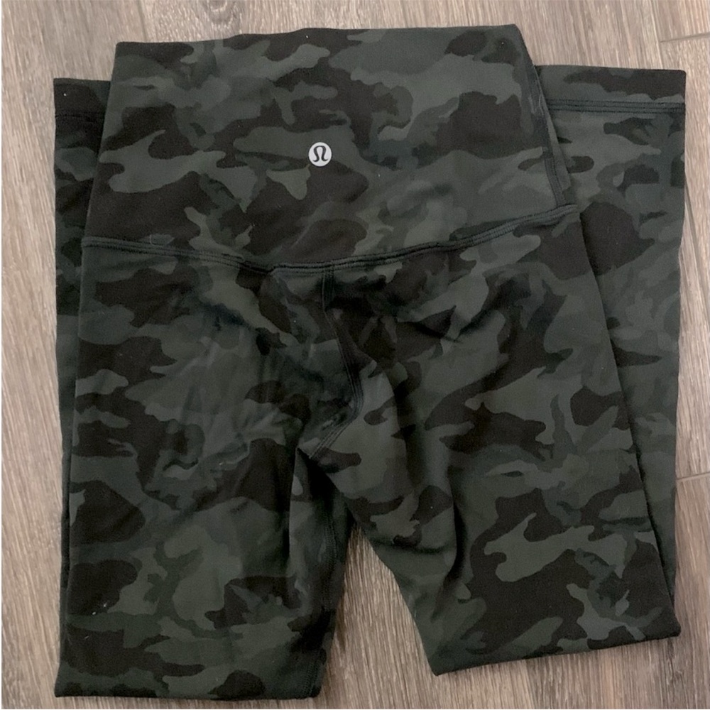 ❌SOLD❌LULULEMON CamoCapri size 2